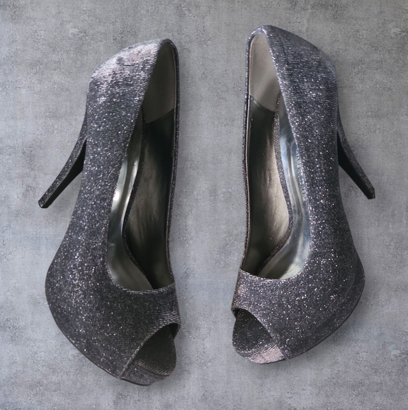Chinese Laundry Silver Glitter Peep-Toe Heels - Picture 2 of 5